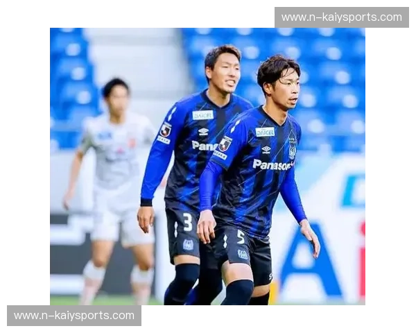 绿茵荣耀，蓝黑风暴：大阪钢巴与川崎前锋的宿命对决